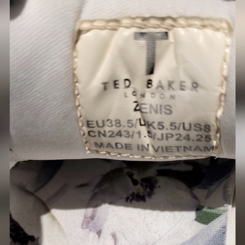 Ted Baker Zenis Sneakers. Size 8 - Picture 7 of 11